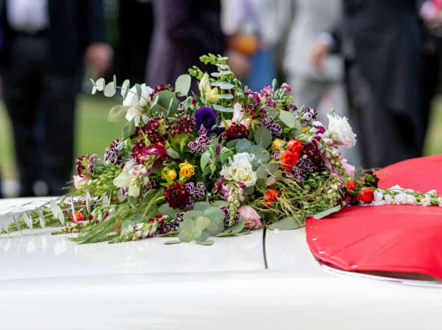 pompes funebres louis uccle inhumation Rapatriement Funérarium